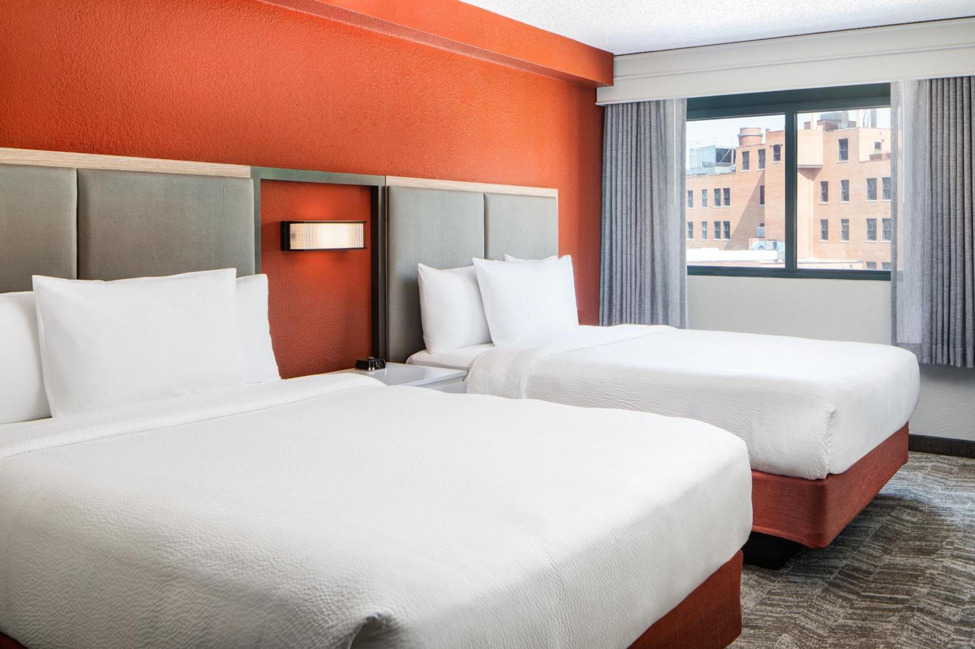 Springhill Suites By Marriott Dallas Downtown / West End Exterior photo