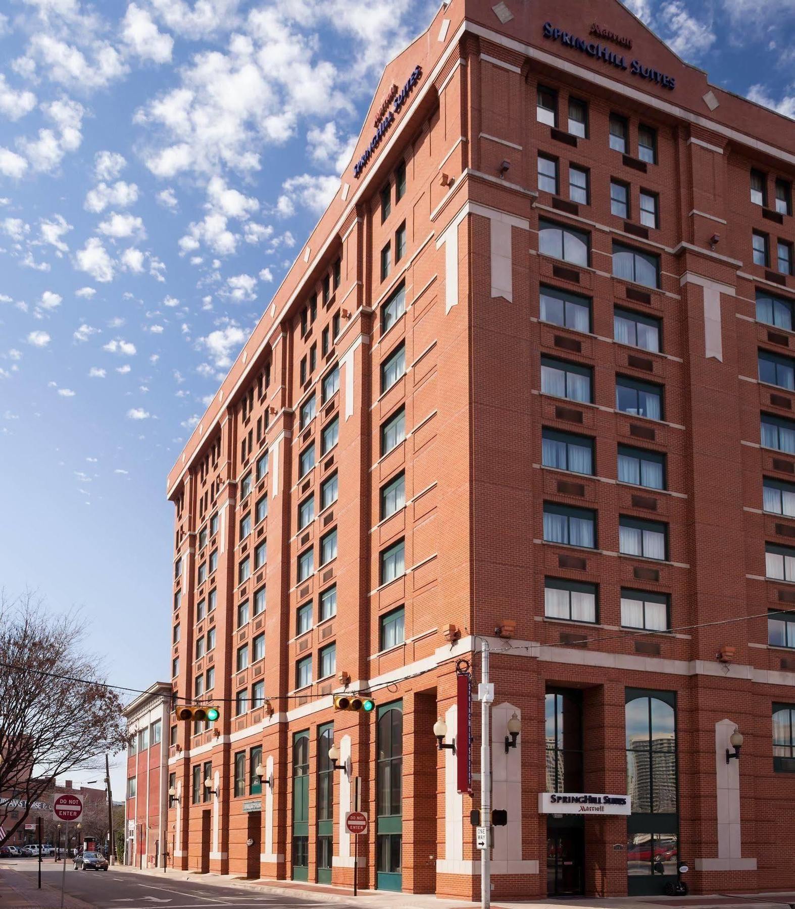 Springhill Suites By Marriott Dallas Downtown / West End Exterior photo